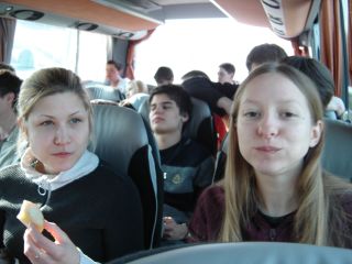 Toni und Susi im Bus