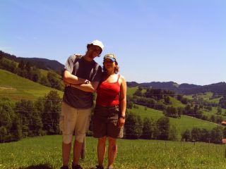 Jenny und Christian vor Allguer Landschaft