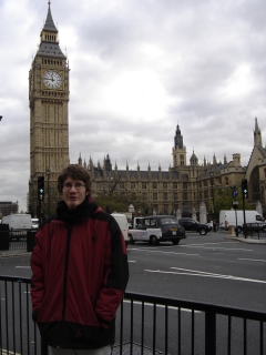 Ich vor dem Glockenturm von Big Ben