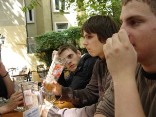 Sebbe, Jan und Flo beim Mittagessen